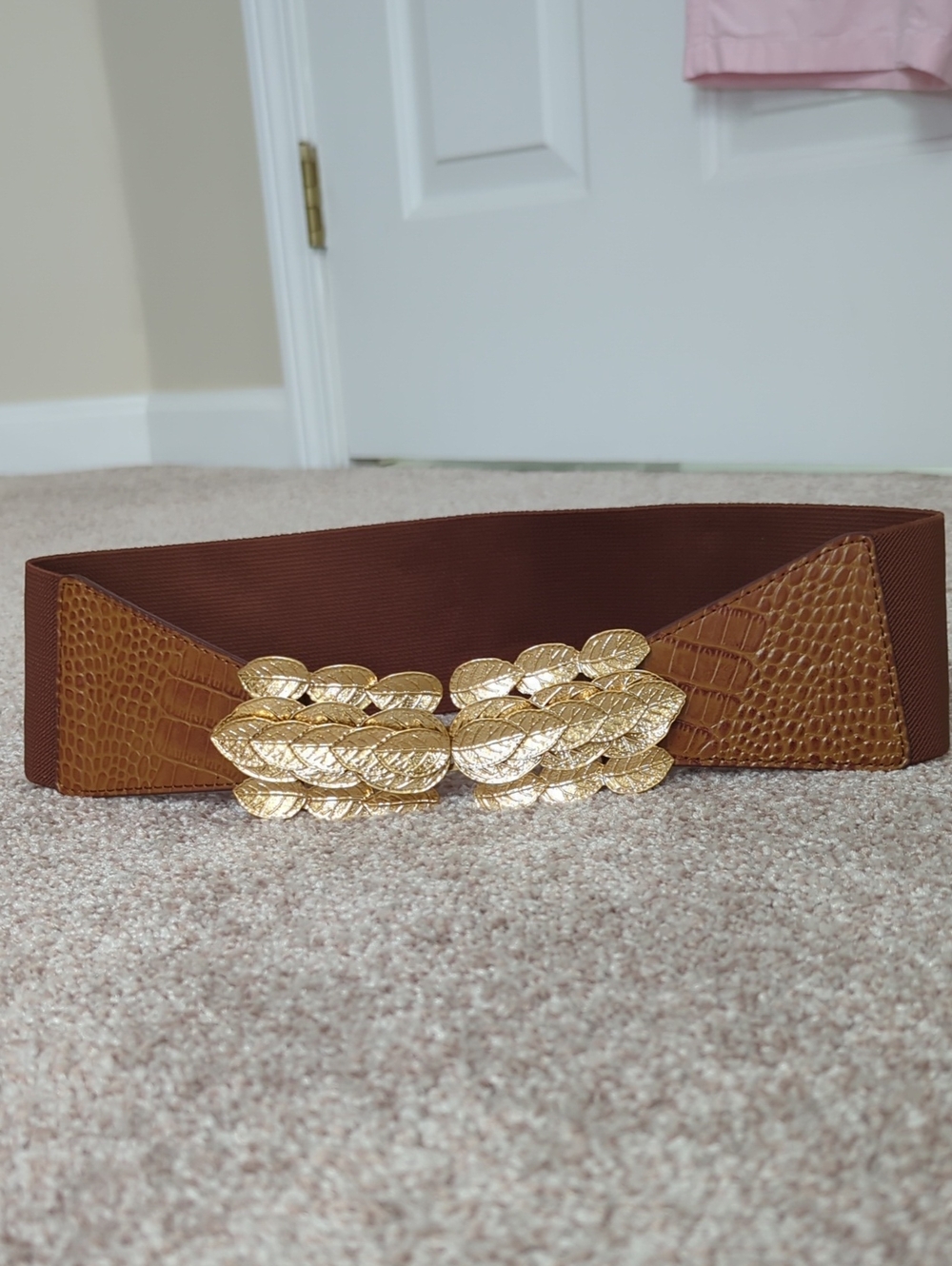 BCBGMaxAzria Brown Elastic Waist Belt with Gold Leaf Link Buckle